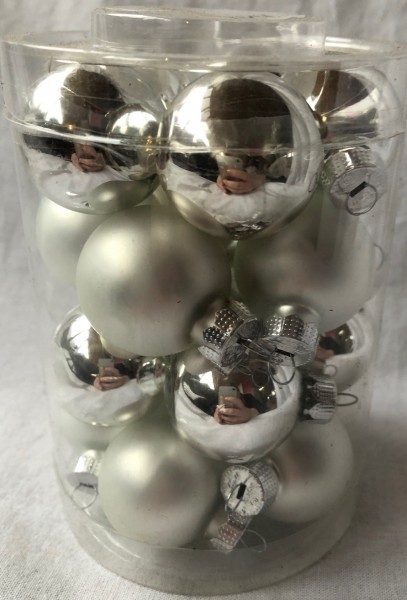 20 Stk. Kugeln Weihnachten Christbaum Silber Weiß 3 cm Baumschmuck